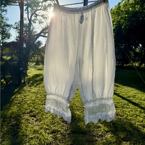 Lacy Ivory Pantaloons